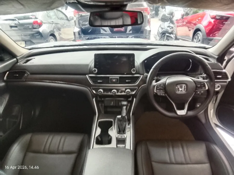 Foto Mobil Bekas Dashboard Honda Accord 1.5 TC EL tahun 2023