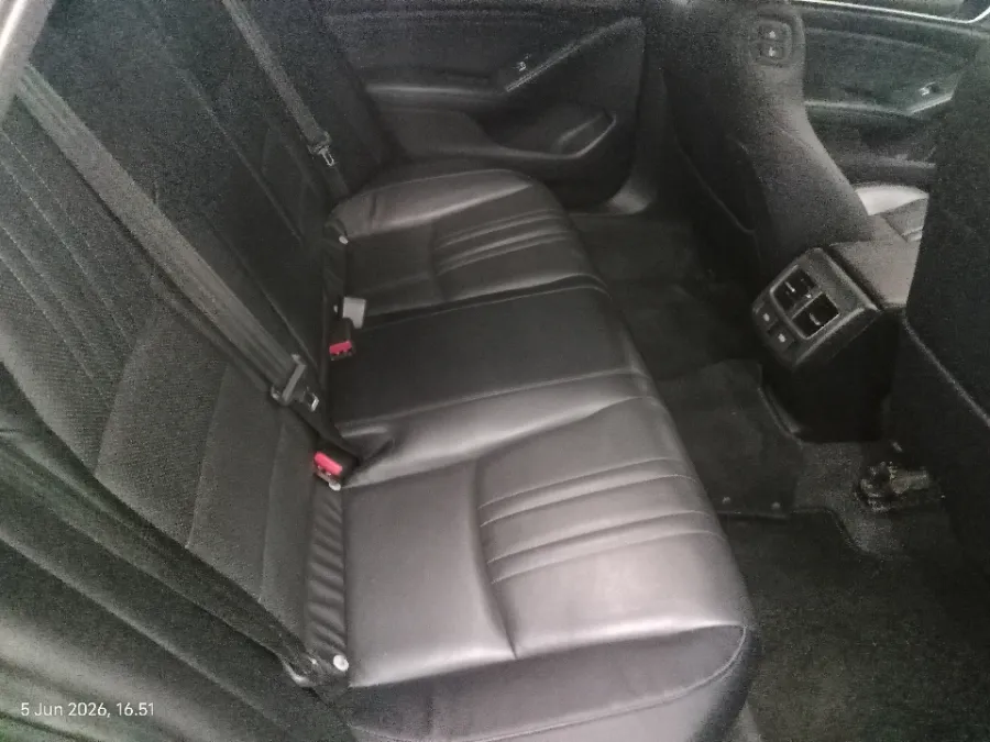 Foto Mobil Bekas Kabin Belakang Honda Accord 1.5 TC EL tahun 2023