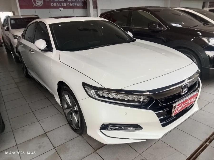 Foto Mobil Bekas Kanan Depan Honda Accord 1.5 TC EL tahun 2023