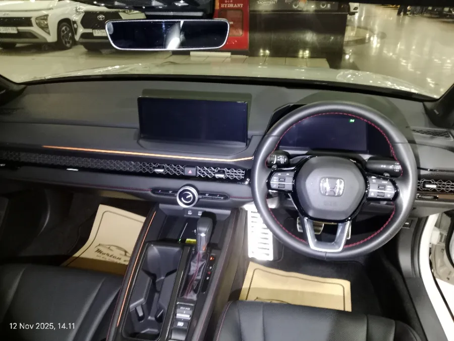 Foto Mobil Bekas Dashboard Honda Accord 2.0 tahun 2024