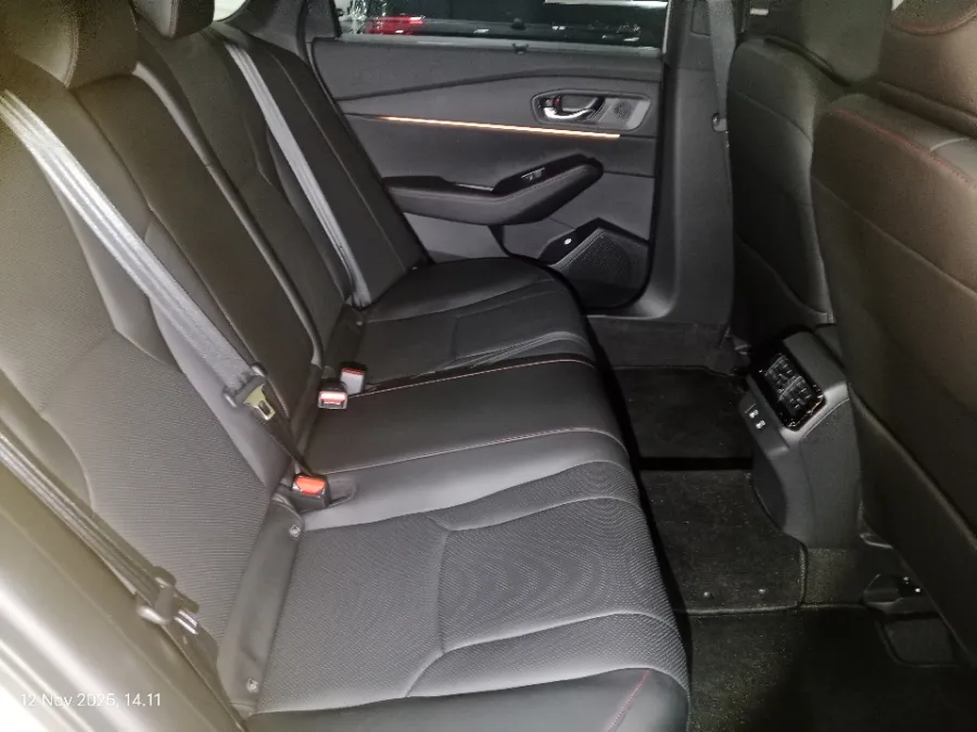 Foto Mobil Bekas Kabin Belakang Honda Accord 2.0 tahun 2024