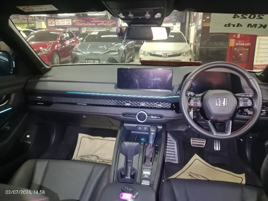 Foto Mobil Bekas Dashboard Honda Accord 2.0 RS e:HEV tahun 2024