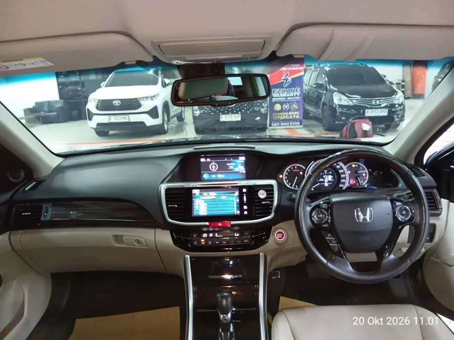 Foto Mobil Bekas Dashboard Honda Accord 2.4 VTi tahun 2016