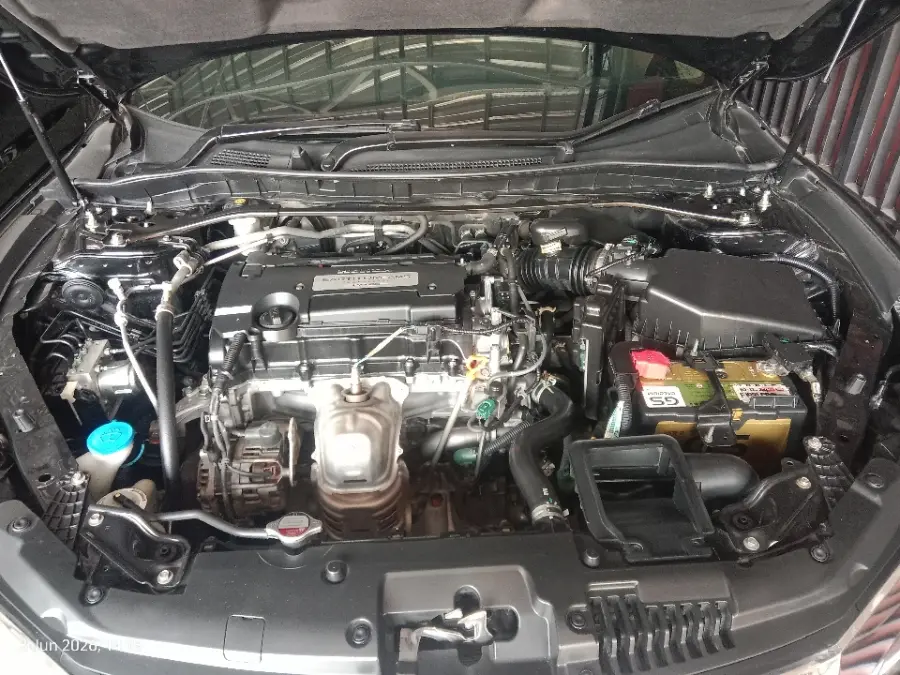 Foto Mobil Bekas Mesin Honda Accord 2.4 VTi-L tahun 2016