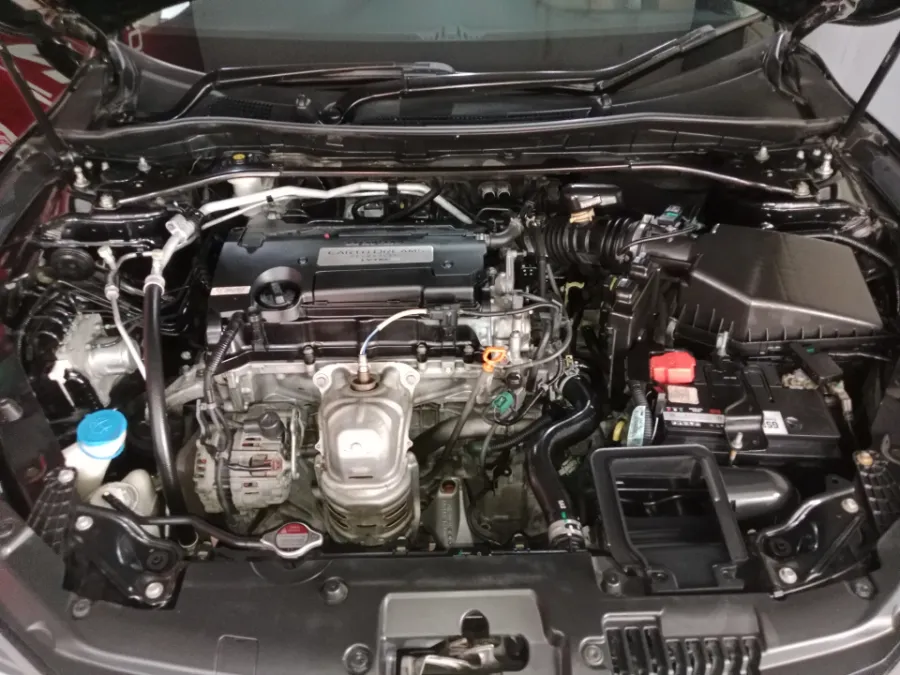 Foto Mobil Bekas Mesin Honda Accord 2.4 VTi-L tahun 2016