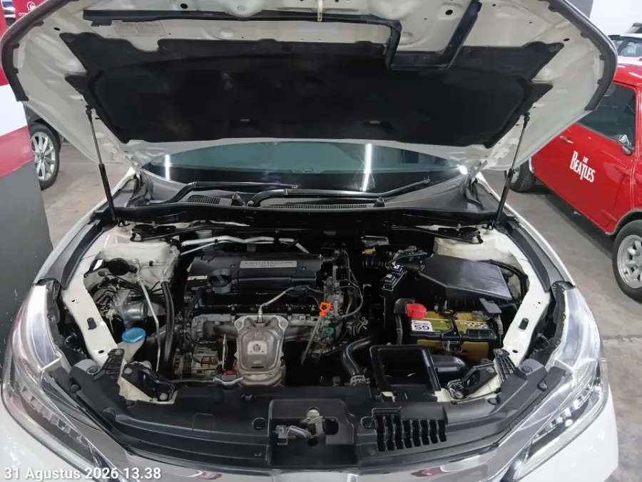 Foto Mobil Bekas Mesin Honda Accord 2.4 VTi-L tahun 2016