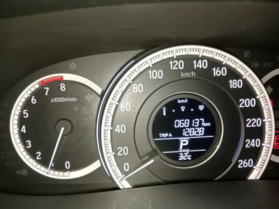 Foto Mobil Bekas Odometer Honda Accord 2.4 VTi-L tahun 2016