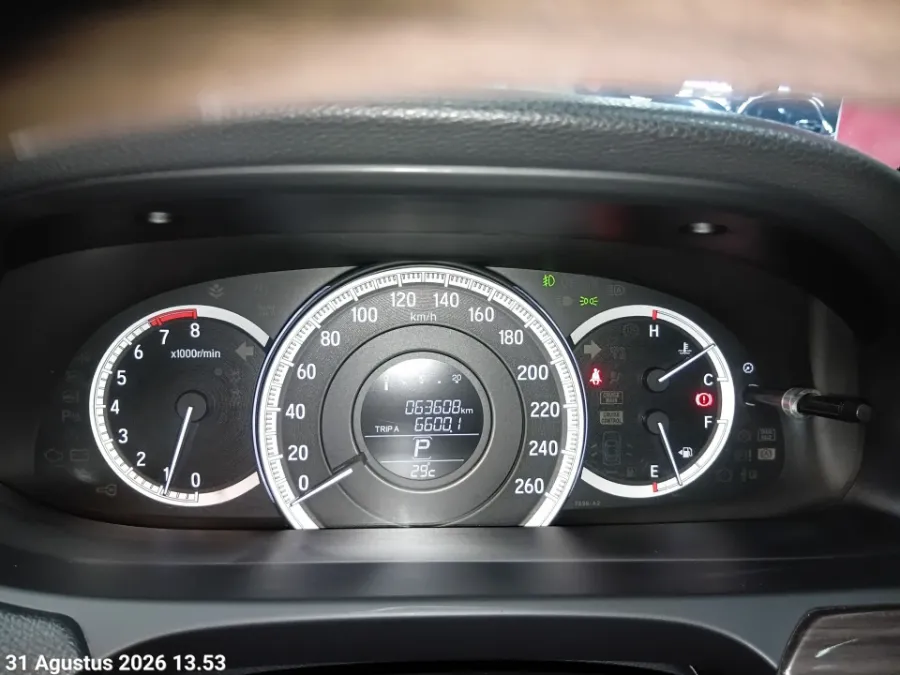 Foto Mobil Bekas Odometer Honda Accord 2.4 VTi-L tahun 2016