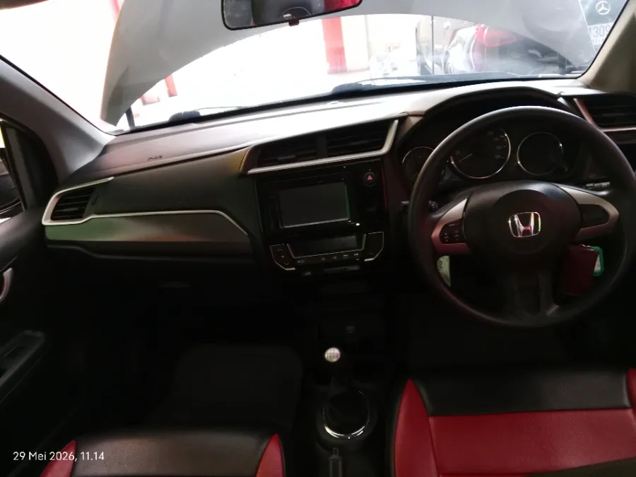 Foto Mobil Bekas Dashboard Honda BR-V 1.5 tahun 2018