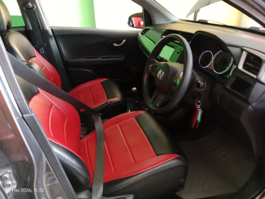 Foto Mobil Bekas Kabin Depan Honda BR-V 1.5 tahun 2018