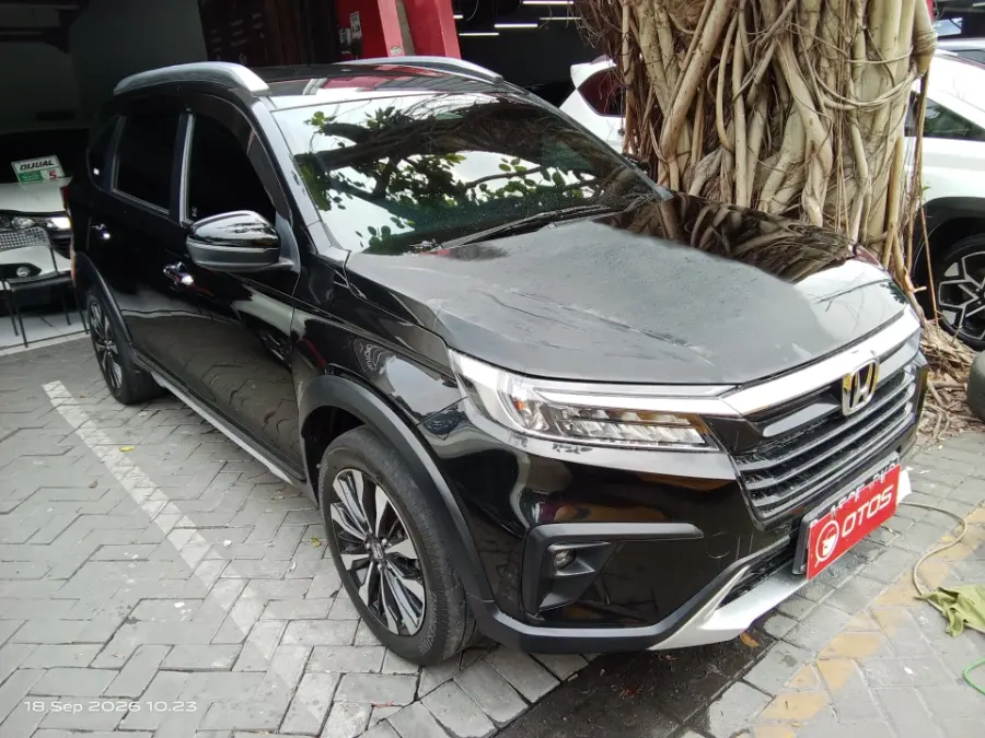 Foto Mobil Bekas Kanan Depan Honda BR-V 1.5 tahun 2022