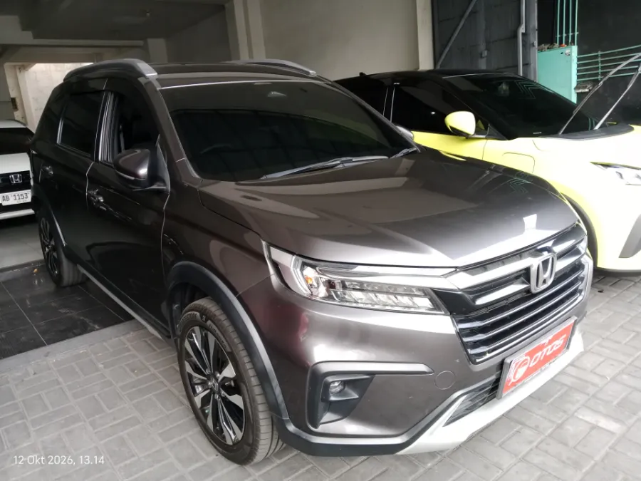 Foto Mobil Bekas Kanan Depan Honda BR-V 1.5 tahun 2022
