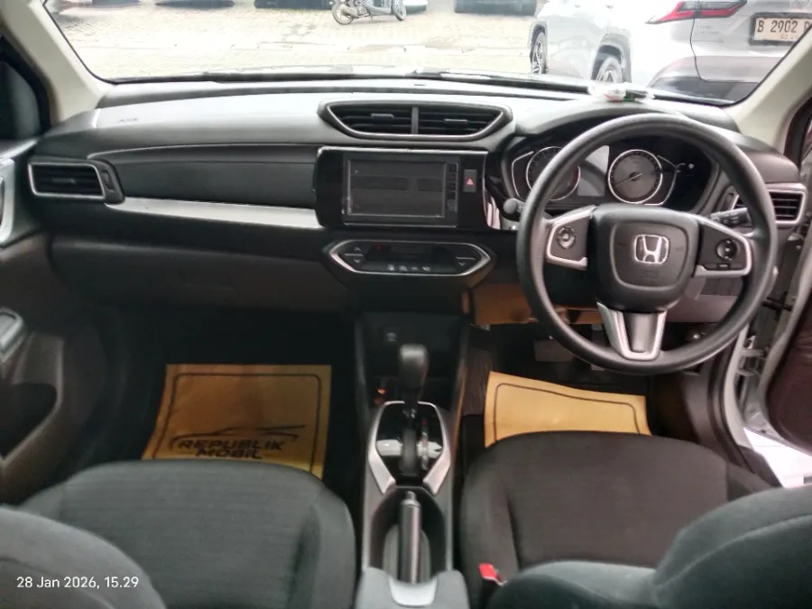 Foto Mobil Bekas Dashboard Honda BR-V 1.5 tahun 2023