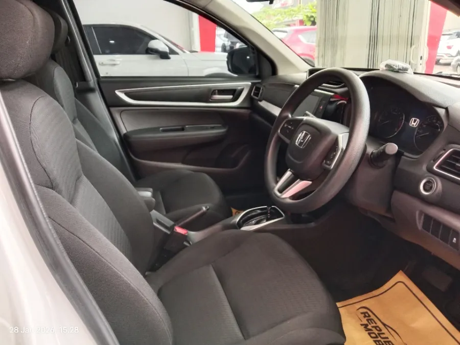 Foto Mobil Bekas Kabin Depan Honda BR-V 1.5 tahun 2023