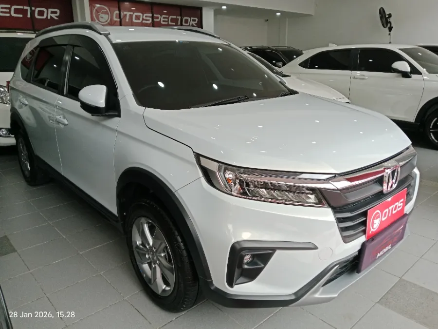 Foto Mobil Bekas Kanan Depan Honda BR-V 1.5 tahun 2023