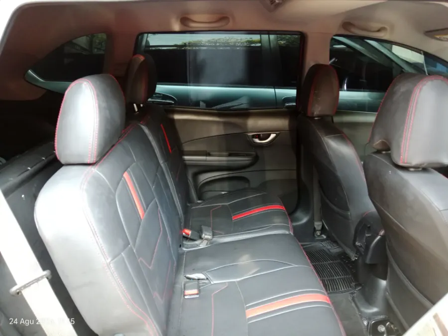 Foto Mobil Bekas Kabin Belakang Honda BR-V 1.5 E tahun 2016