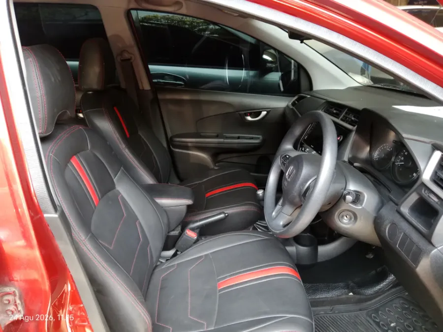 Foto Mobil Bekas Kabin Depan Honda BR-V 1.5 E tahun 2016