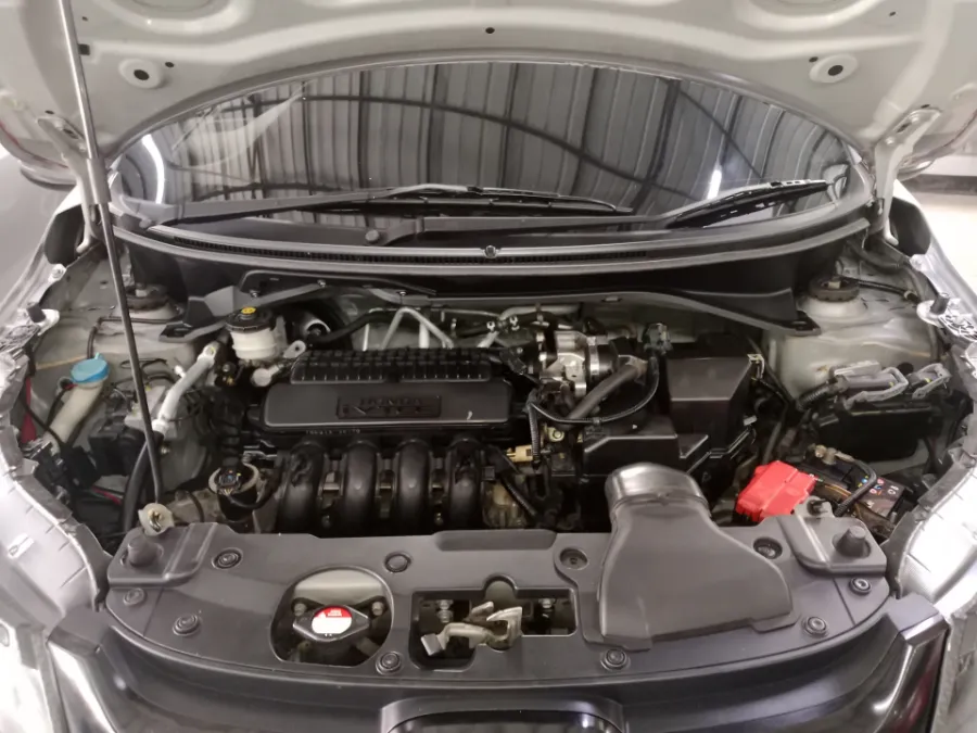 Foto Mobil Bekas Mesin Honda BR-V 1.5 E tahun 2016