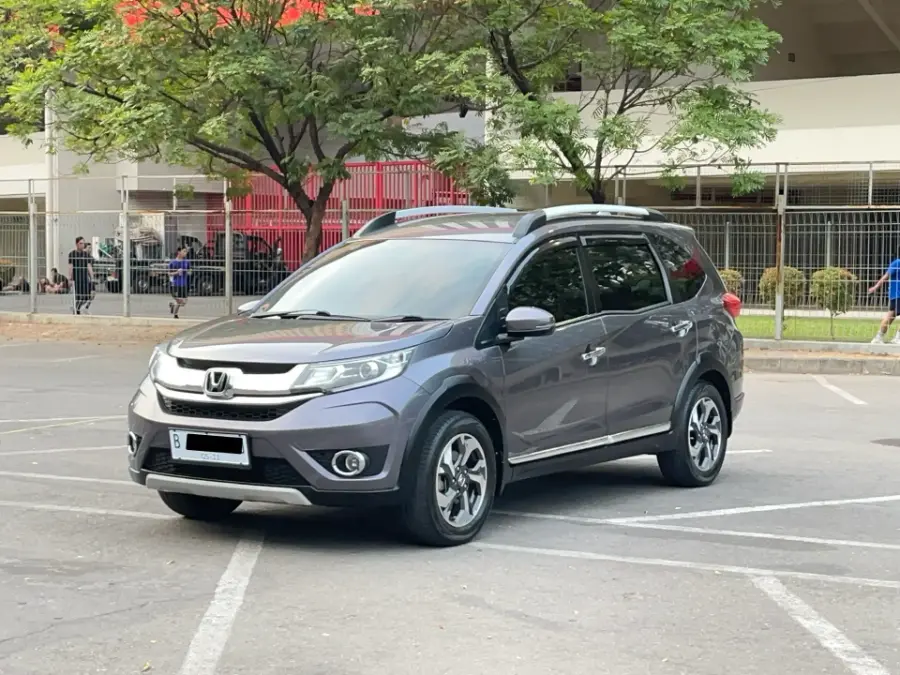 Foto Mobil Bekas Tampak Depan Honda BR-V 1.5 E tahun 2016