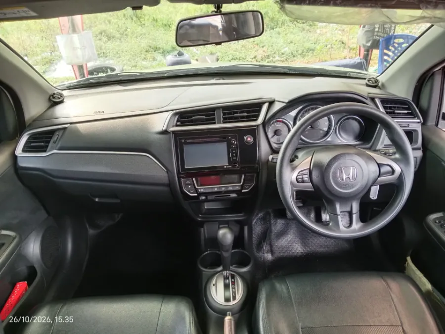 Foto Mobil Bekas Dashboard Honda BR-V 1.5 E tahun 2017