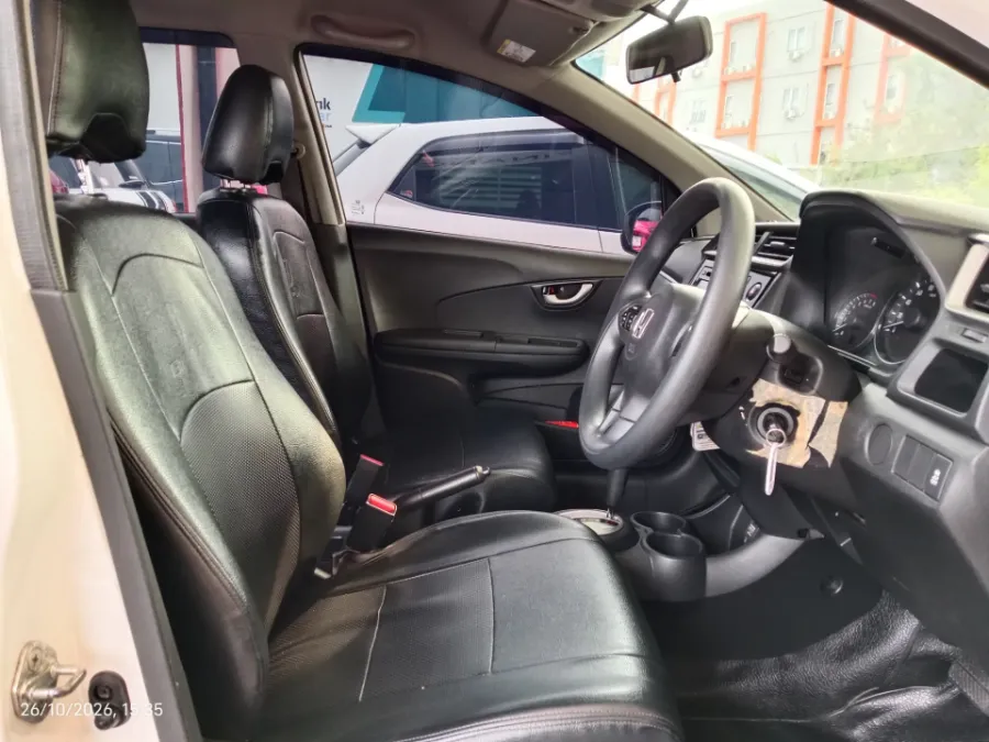 Foto Mobil Bekas Kabin Depan Honda BR-V 1.5 E tahun 2017