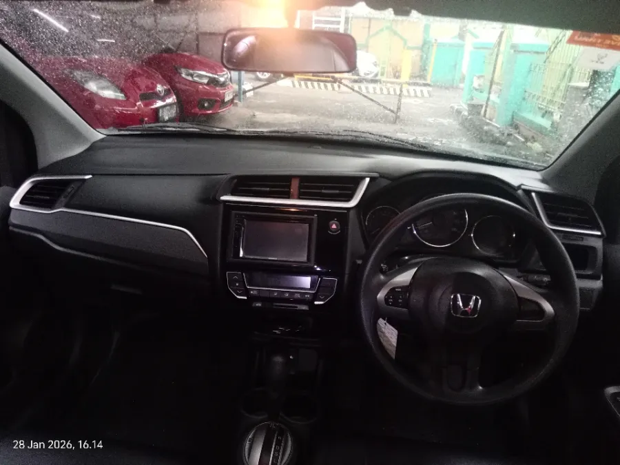 Foto Mobil Bekas Dashboard Honda BR-V 1.5 E tahun 2018