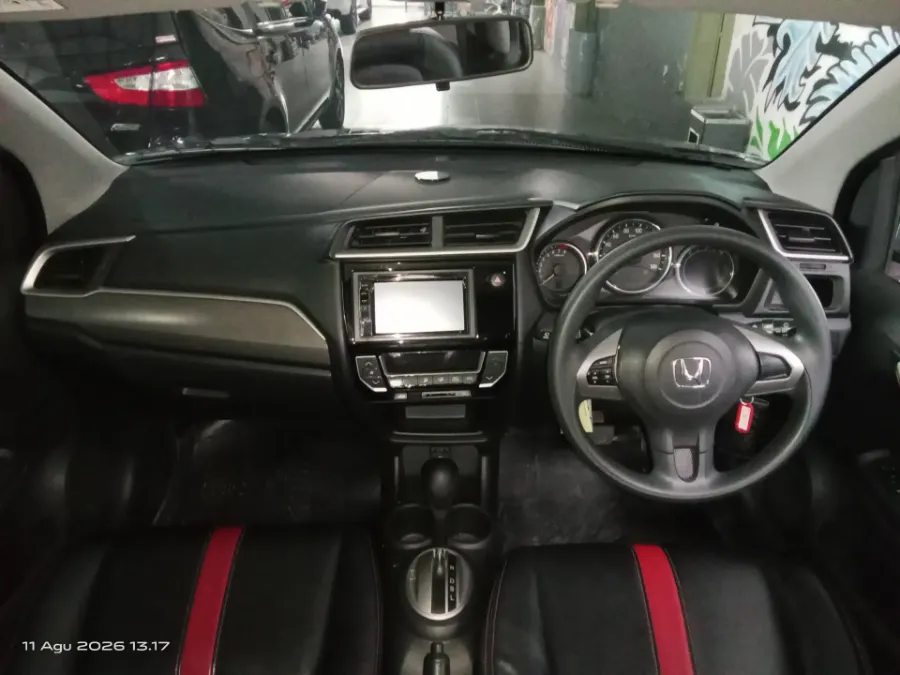 Foto Mobil Bekas Dashboard Honda BR-V 1.5 E tahun 2018