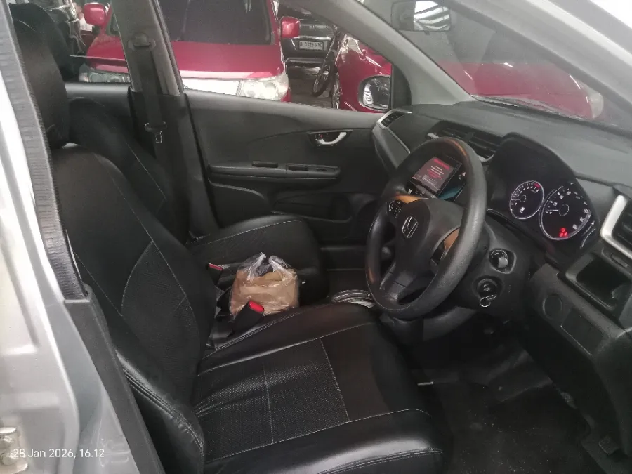 Foto Mobil Bekas Kabin Depan Honda BR-V 1.5 E tahun 2018