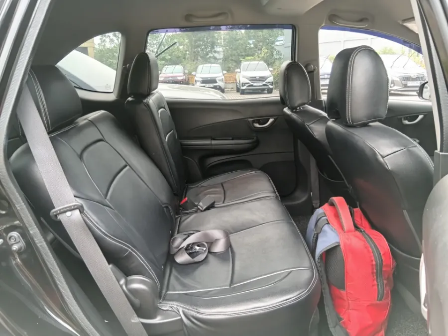 Foto Mobil Bekas Kabin Belakang Honda BR-V 1.5 E tahun 2019