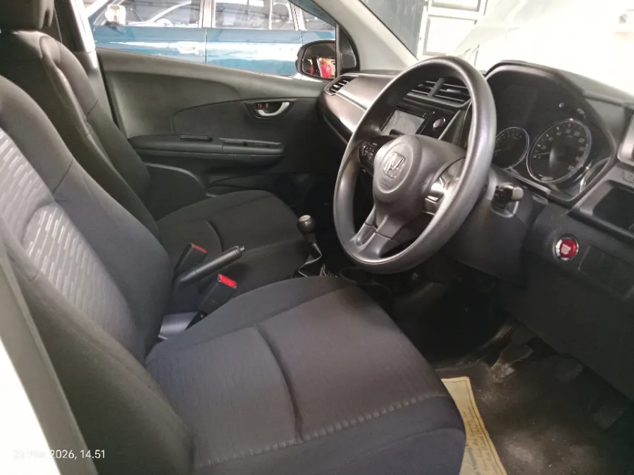 Foto Mobil Bekas Kabin Depan Honda BR-V 1.5 E tahun 2019