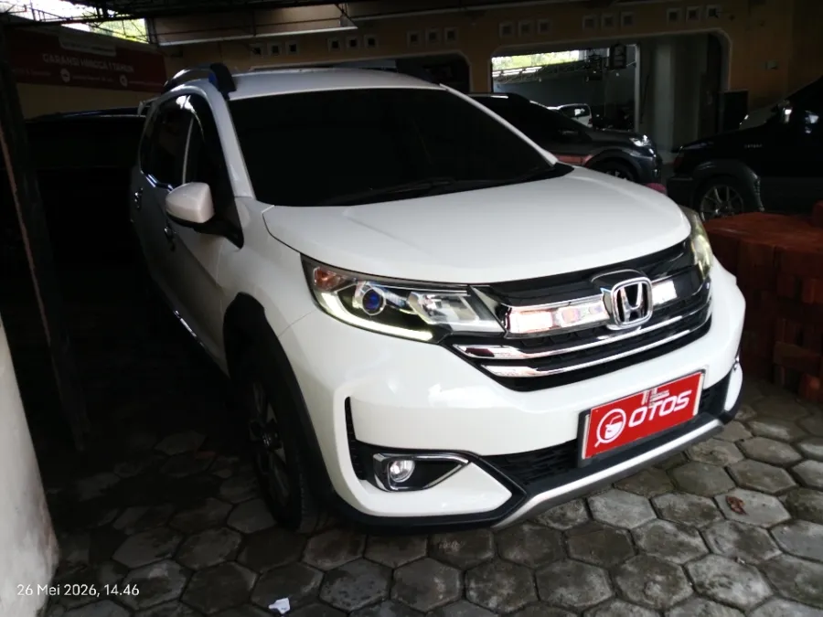 Foto Mobil Bekas Kanan Depan Honda BR-V 1.5 E tahun 2019
