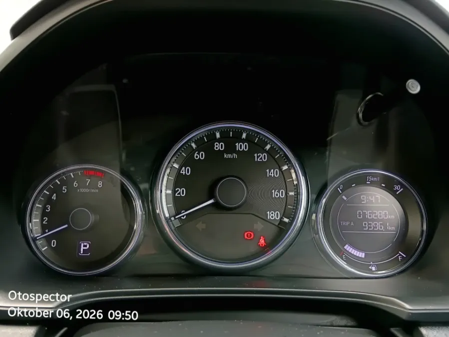 Foto Mobil Bekas Odometer Honda BR-V 1.5 E tahun 2019