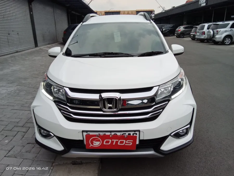 Foto Mobil Bekas Tampak Depan Honda BR-V 1.5 E tahun 2021