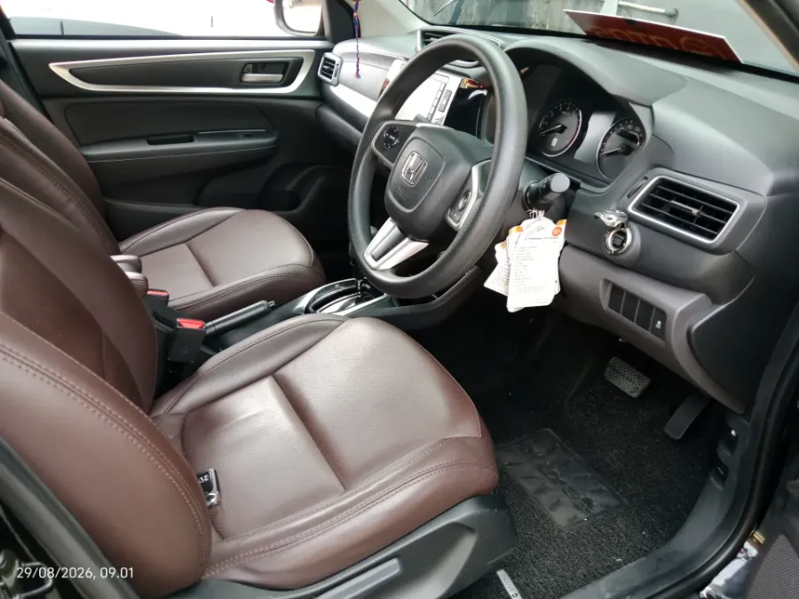 Foto Mobil Bekas Kabin Depan Honda BR-V 1.5 E tahun 2022