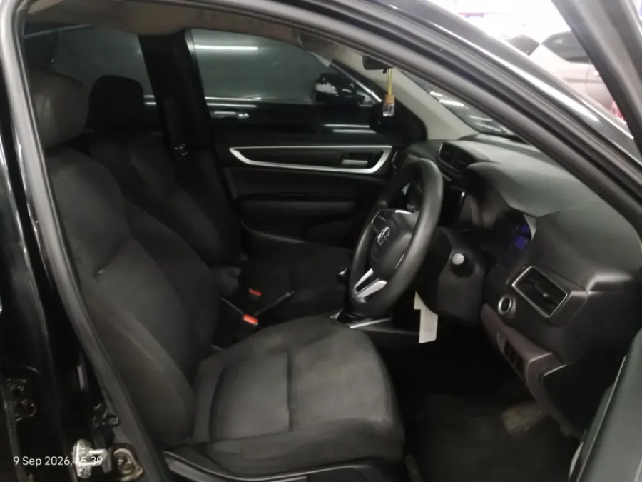 Foto Mobil Bekas Kabin Depan Honda BR-V 1.5 E tahun 2022