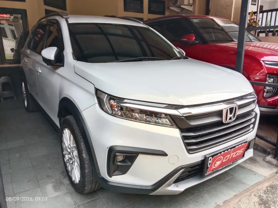 Foto Mobil Bekas Kanan Depan Honda BR-V 1.5 E tahun 2022