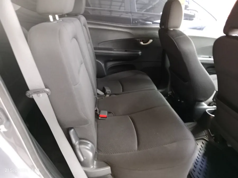 Foto Mobil Bekas Kabin Belakang Honda BR-V 1.5 E Prestige tahun 2016
