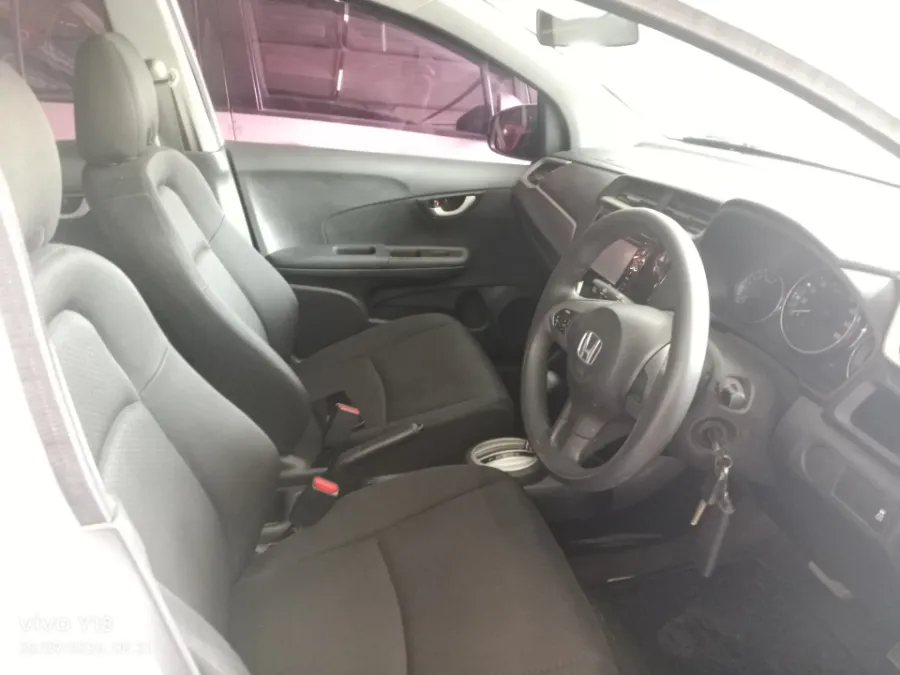 Foto Mobil Bekas Kabin Depan Honda BR-V 1.5 E Prestige tahun 2016