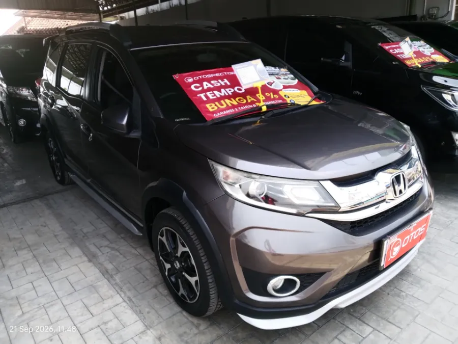 Foto Mobil Bekas Kanan Depan Honda BR-V 1.5 E Prestige tahun 2016