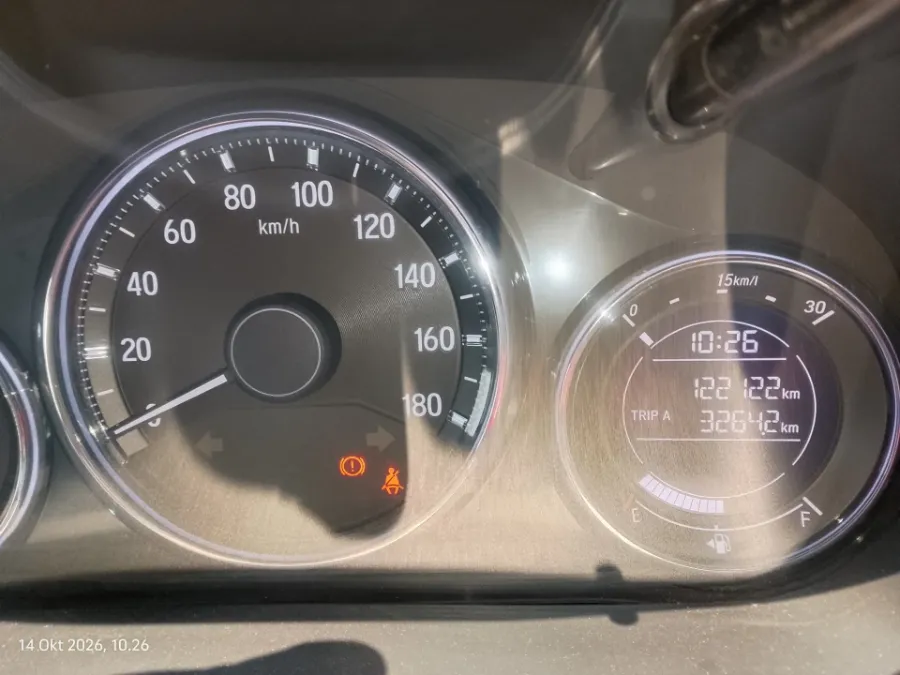 Foto Mobil Bekas Odometer Honda BR-V 1.5 E Prestige tahun 2016