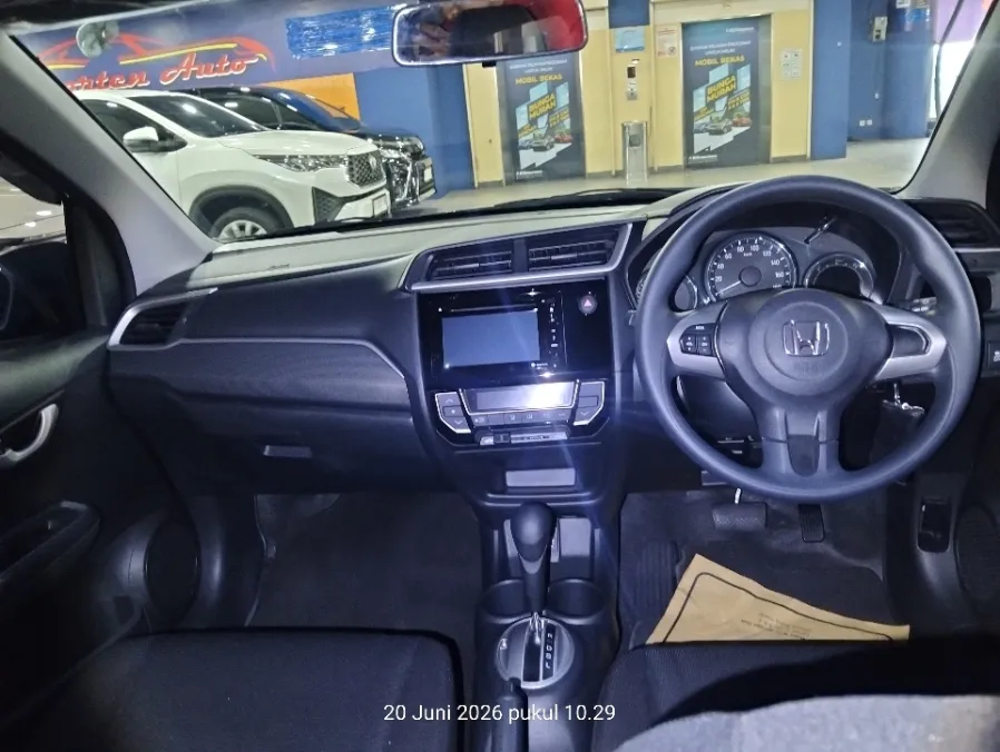 Foto Mobil Bekas Dashboard Honda BR-V 1.5 E Prestige tahun 2017