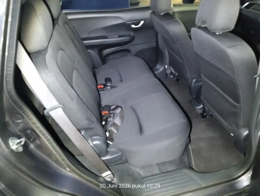 Foto Mobil Bekas Kabin Belakang Honda BR-V 1.5 E Prestige tahun 2017