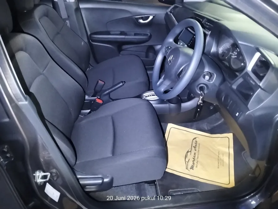 Foto Mobil Bekas Kabin Depan Honda BR-V 1.5 E Prestige tahun 2017