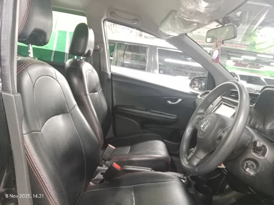 Foto Mobil Bekas Kabin Depan Honda BR-V 1.5 E Prestige tahun 2018