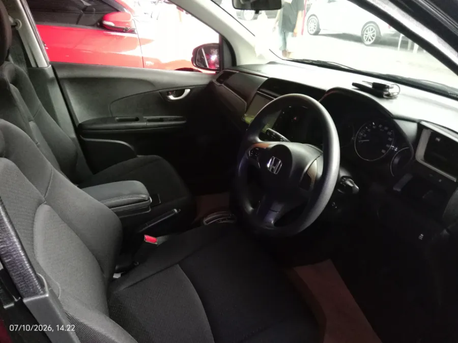 Foto Mobil Bekas Kabin Depan Honda BR-V 1.5 E Prestige tahun 2018
