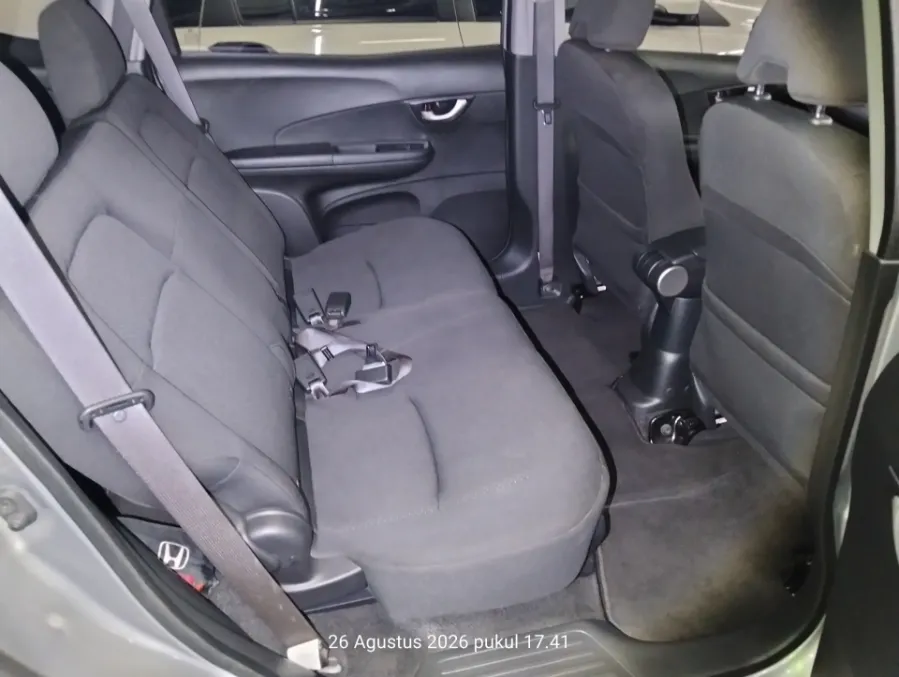 Foto Mobil Bekas Kabin Belakang Honda BR-V 1.5 E Prestige tahun 2019