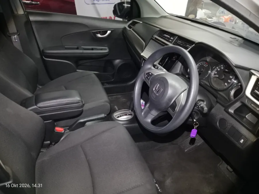 Foto Mobil Bekas Kabin Depan Honda BR-V 1.5 E Prestige tahun 2019