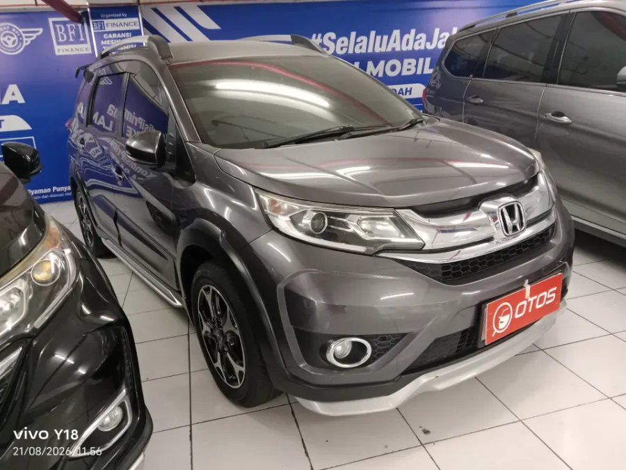 Foto Mobil Bekas Kanan Depan Honda BR-V 1.5 E Prestige tahun 2019