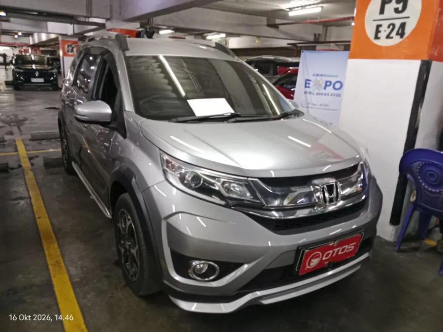 Foto Mobil Bekas Kanan Depan Honda BR-V 1.5 E Prestige tahun 2019