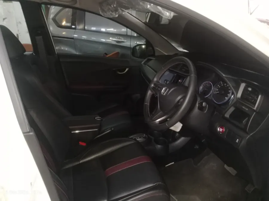Foto Mobil Bekas Kabin Depan Honda BR-V 1.5 E Prestige tahun 2020